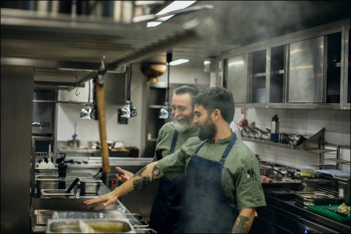 Nuno Mendes com o head chef Maurício Varela