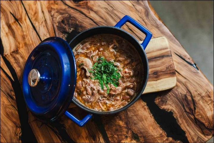 Feijoada de coelho com chispe