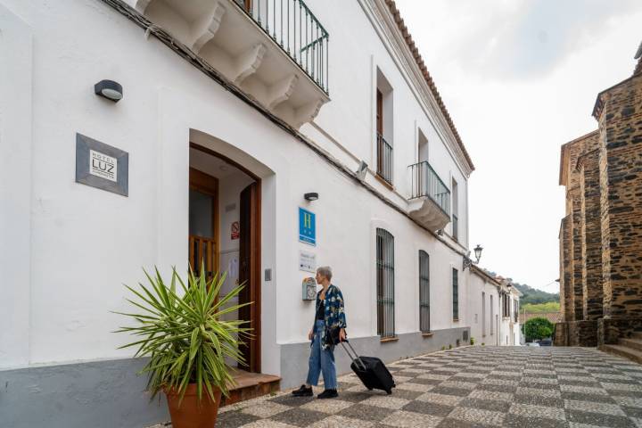 O hotel situa-se no coração urbano de Almonaster La Real