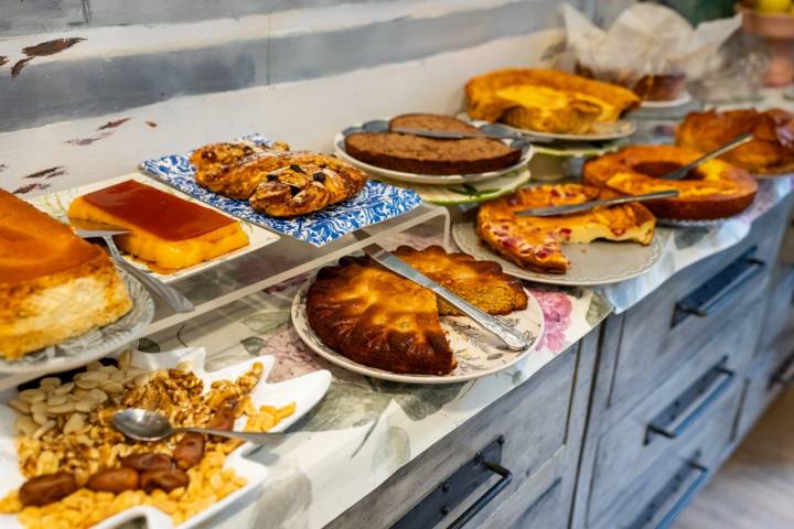 Os doces são caseiros e preparados diariamente