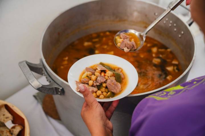 É pontuado com folhinhas de hortelã, à boa maneira alentejana