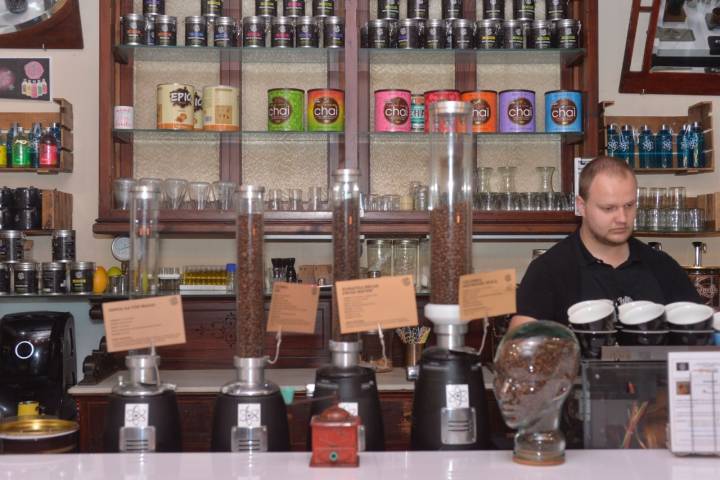Café asiático de Cartagena (Murcia): interior de 'Cafés Bernal'