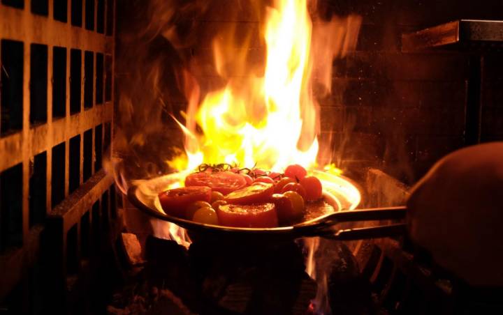 Cortes de carne argentina en Piantao: productos en el fuego