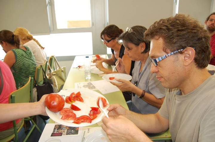Cata de tomates ecológicos organizada por 'Punt de Sabor' en Valencia. Foto: puntdesabor.com.