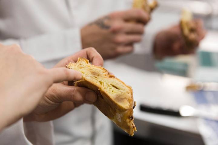 Interior de la trenza de Almudévar de la Pastelería Tolosana.