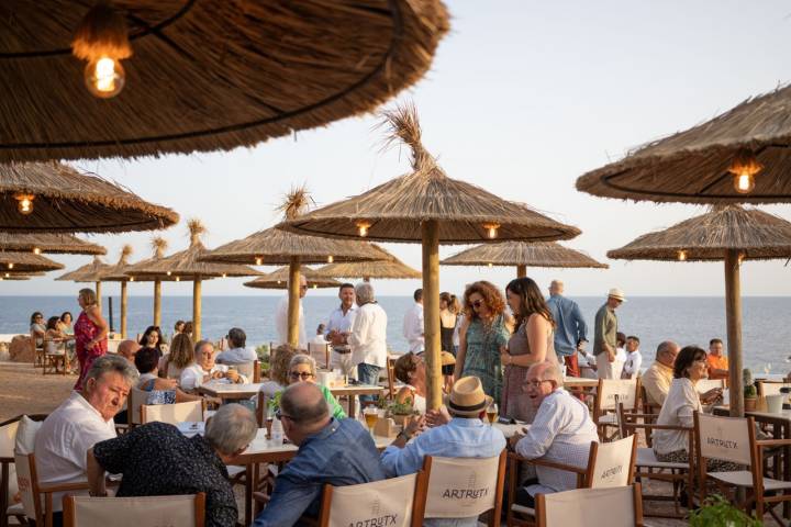 Atardeceres en Baleares mesas ‘Artrutx Sea Club’
