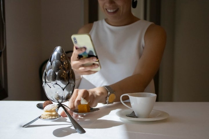 La decoración con la que se sirven los 'petit fours' no podía ser más hortelana La decoración con la que se sirven los 'petit fours' no podía ser más hortelana