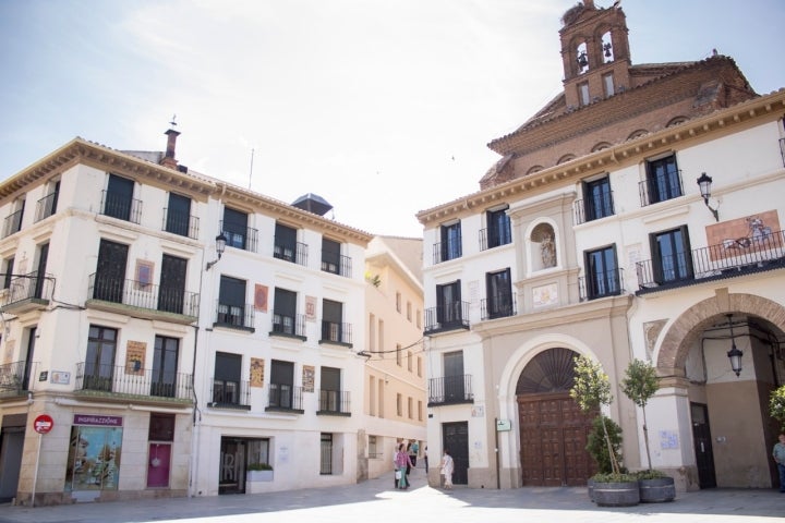 El restaurante resulta un homenaje a la verdura navarra en plena plaza de los Fueros El restaurante resulta un homenaje a la verdura navarra en plena plaza de los Fueros
