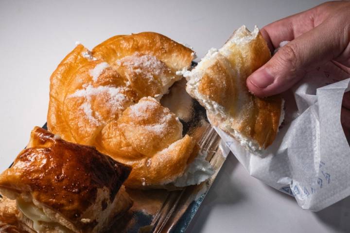 Ensaimada pequeña en la pastelería La Barraqueña (Ávila).