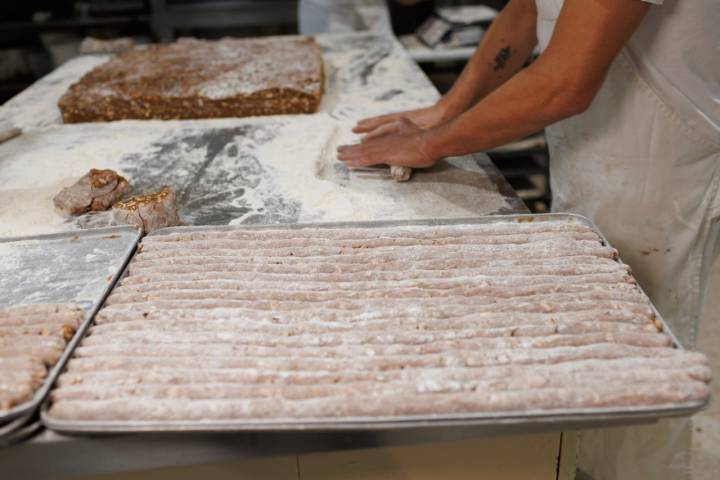 Elaboran unas tres toneladas y media de alfajores al año.