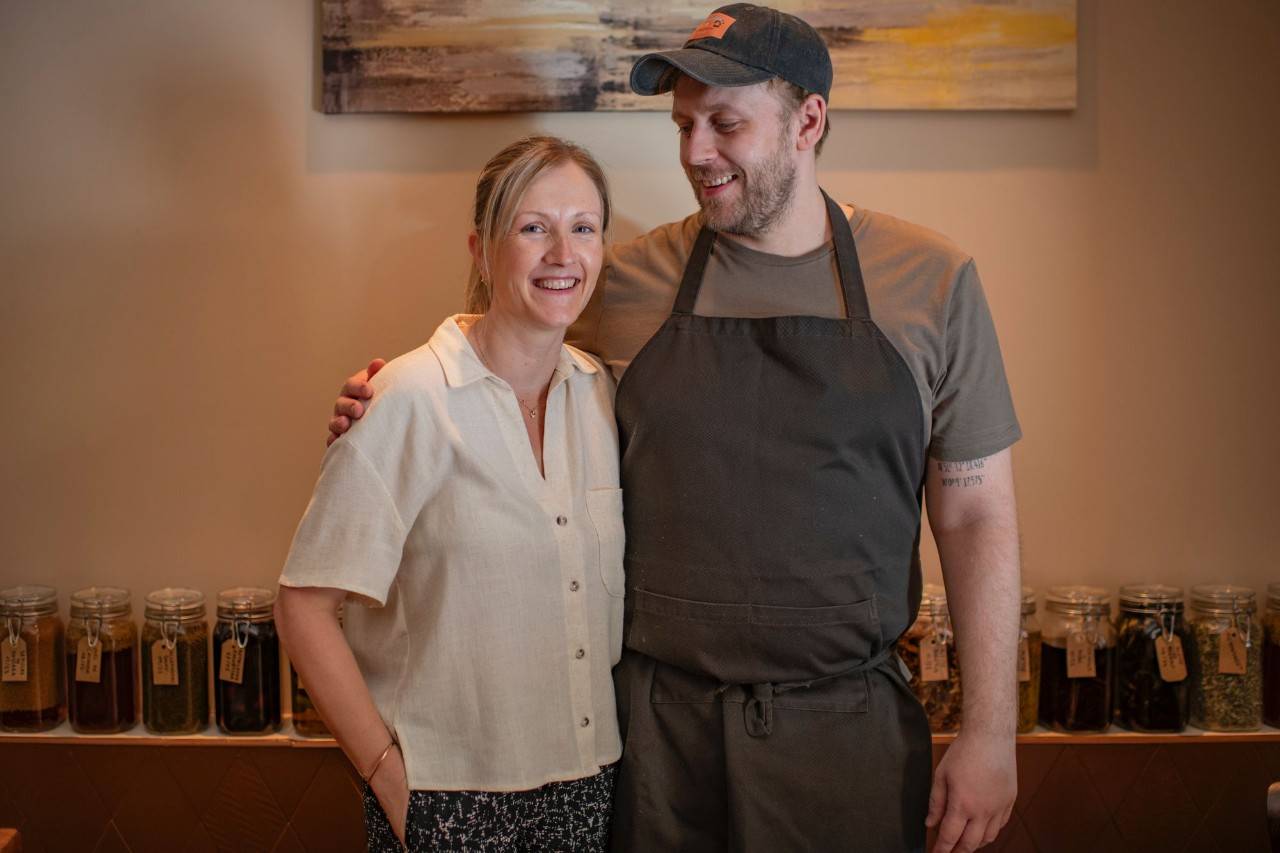 Patricia Grandío y Aaron Quaife, propietarios del restaurante Bolboreta de Madrid.