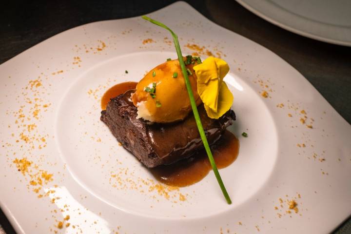 Brownie de rabo de toro.