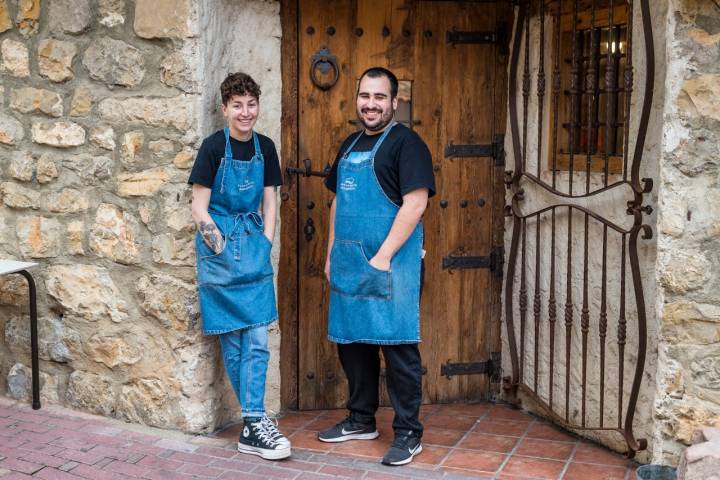 Olga y Alejandro han sido capaces de montar un restaurante, aguantando en zona inhóspita.
