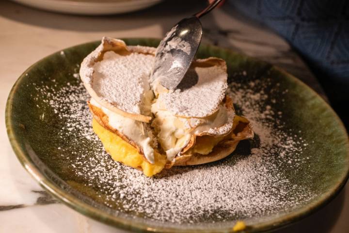 Milhojas de céleri, crema y chantilly.