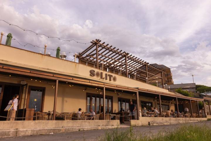 Fachada del bar-restaurante Solito en Sopela