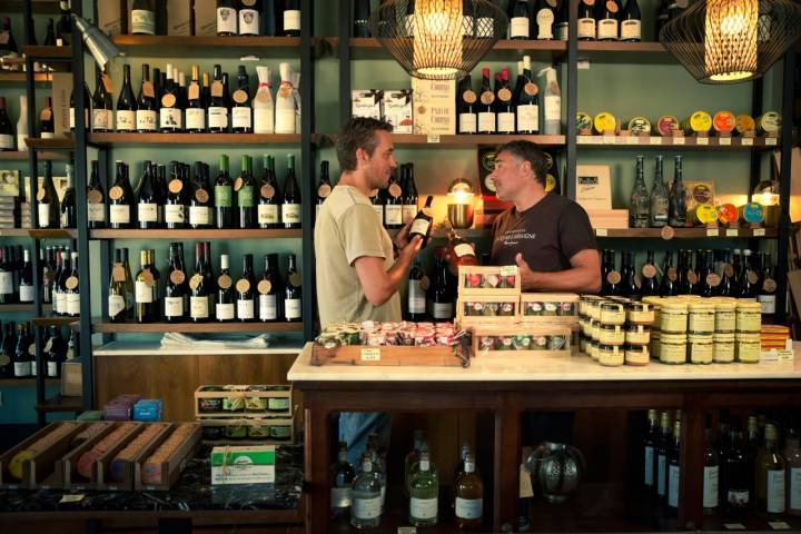 José Luís Aragunde y Yayo escogen el vino 