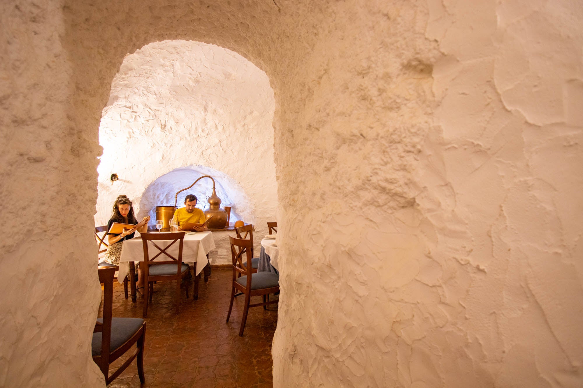 Dormir en una cueva en la comarca de Guadix restaurante