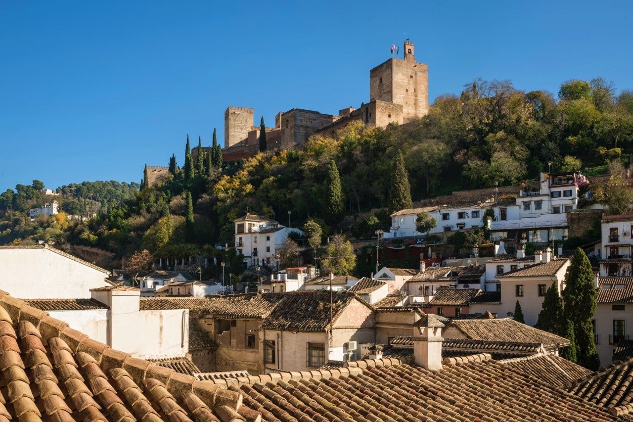 Dormir con la Alhambra entre las sábanas