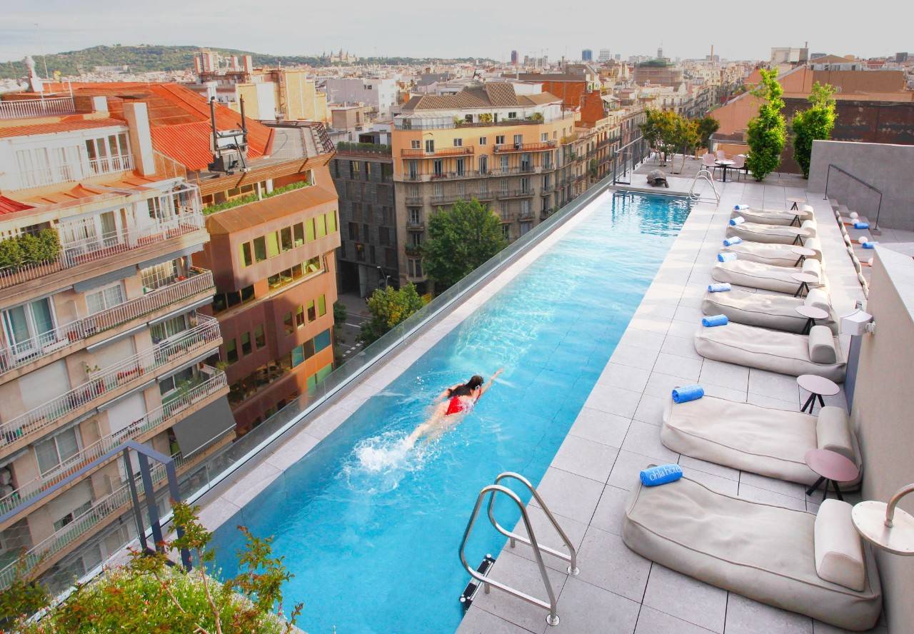 ¡Splash! Hoteles de la Ciudad Condal con piscina (y un plus)