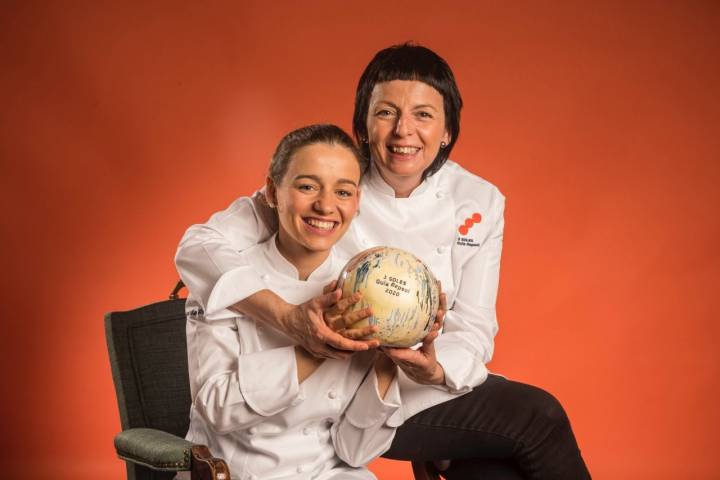 Martina Puigvert y Fina Puigdevall, jefa de cocina y chef de 'Les Cols'