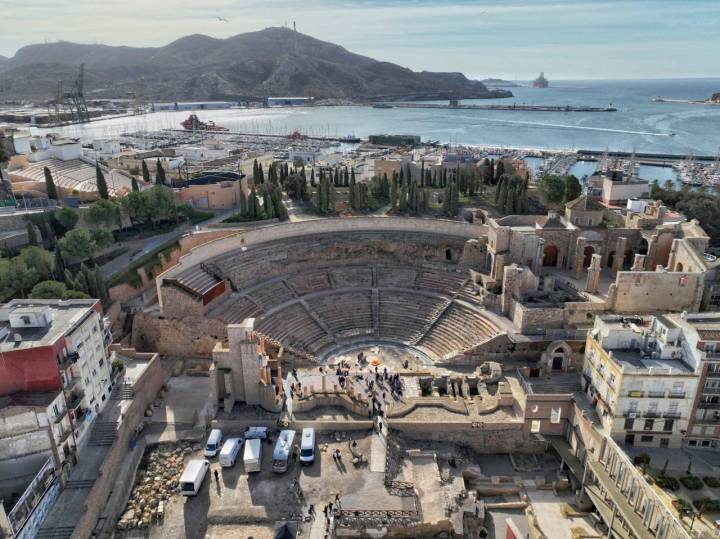 Vista aérea del teatro romano de Cartagena.