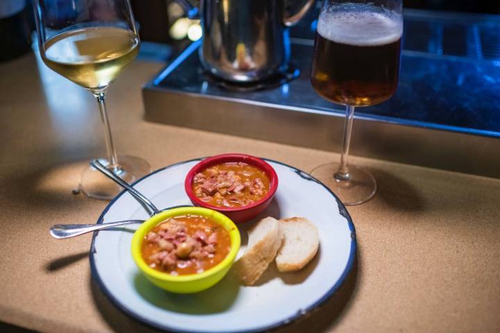 Tapa de callos del Saint Germain de Granada.