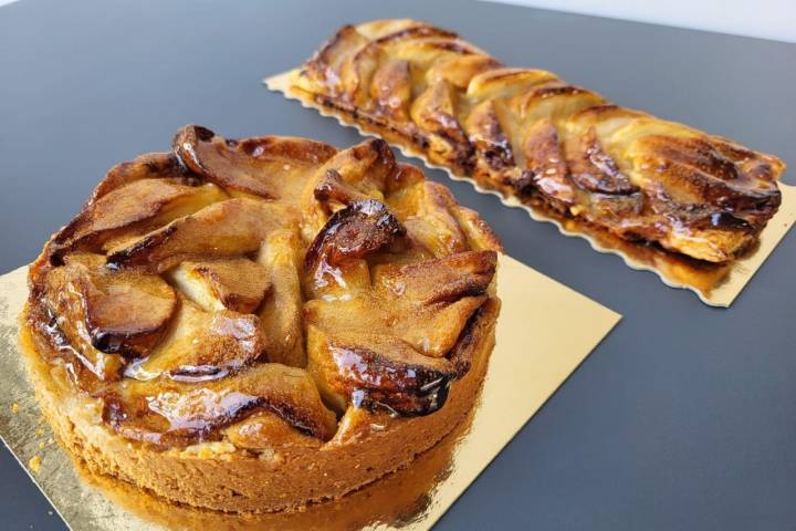 En 'Daza' hacen tarta de manzana de dos formas distintas: hojaldre y sable. Foto cedida