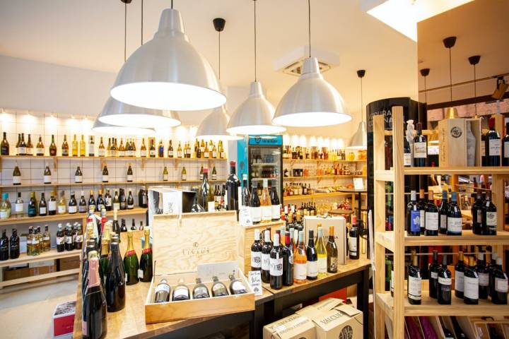 Soletes de Logroño: espacio de productos gourmet y vinos en 'Viura Negra'..