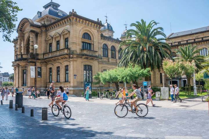 El Ayuntamiento es una de las construcciones más imponentes de San Sebastián. Foto: Shutterstock.