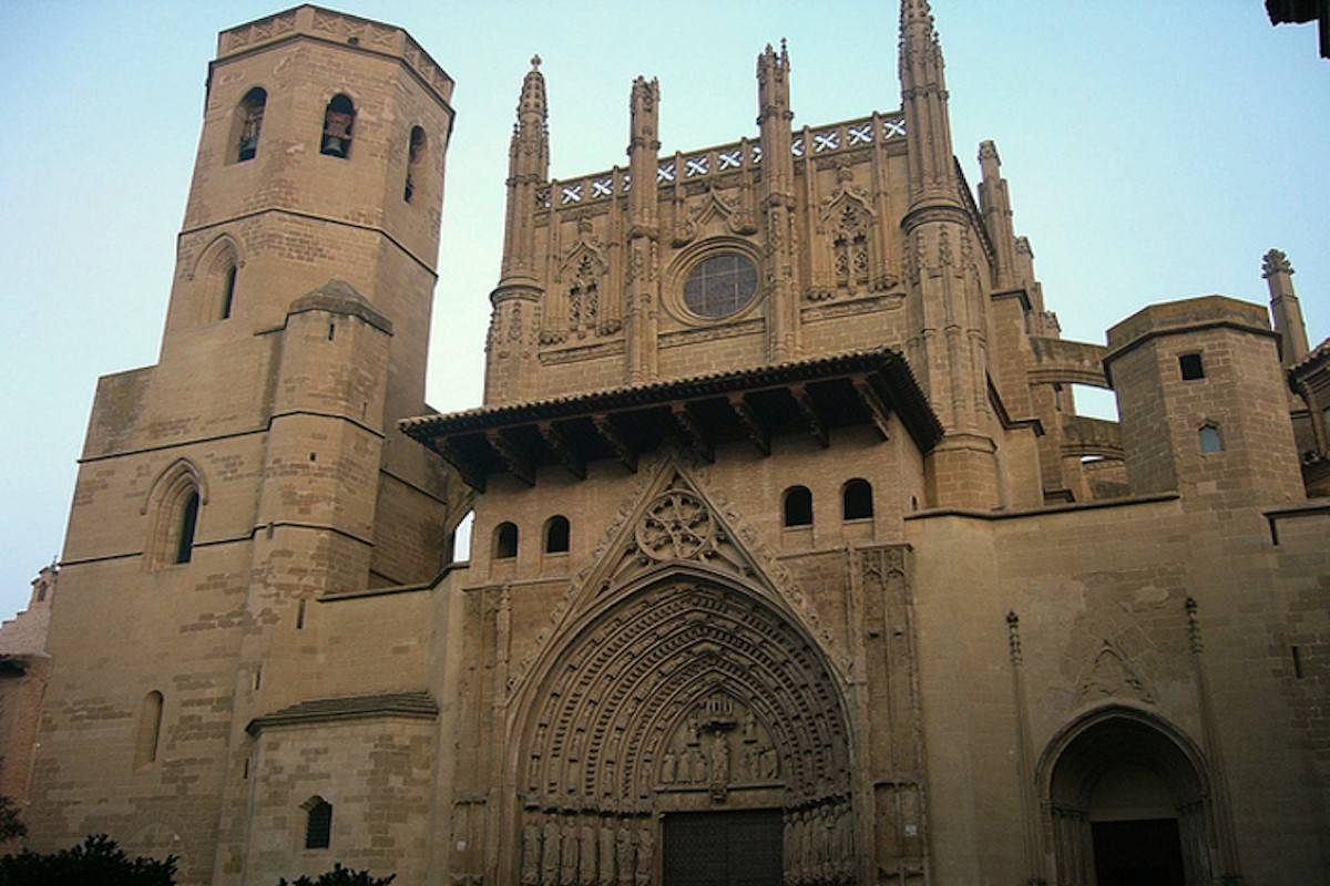 Huesca, la Puerta de los Pirineos