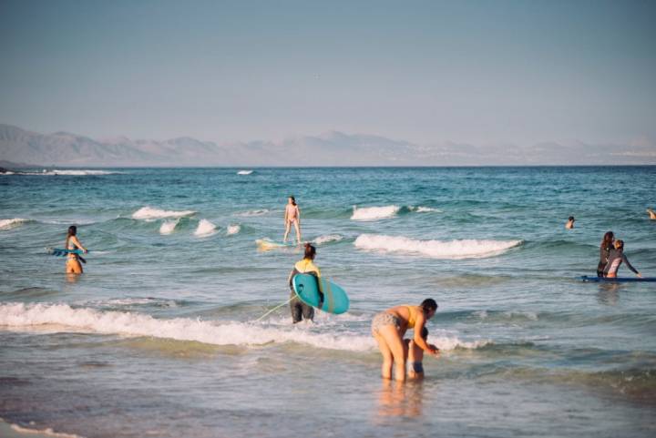 Surf con niños en Fuerteventura: Playa del Moro