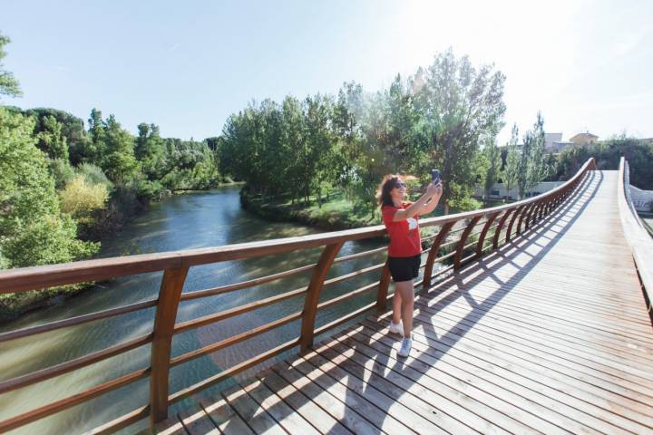 Este puente junto al Duero da para muchos selfies.