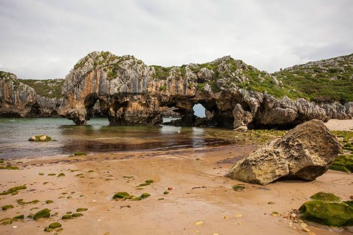 En la playa de las Cuevas es imprescindible elegir bien el enfoque. Foto: José García.