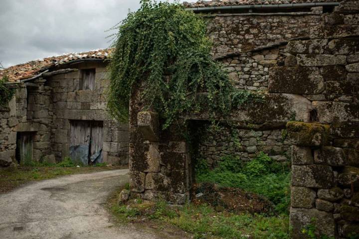 Pueblo de Vilouxe donde se encuentra uno de los miradores más especiales de la ruta