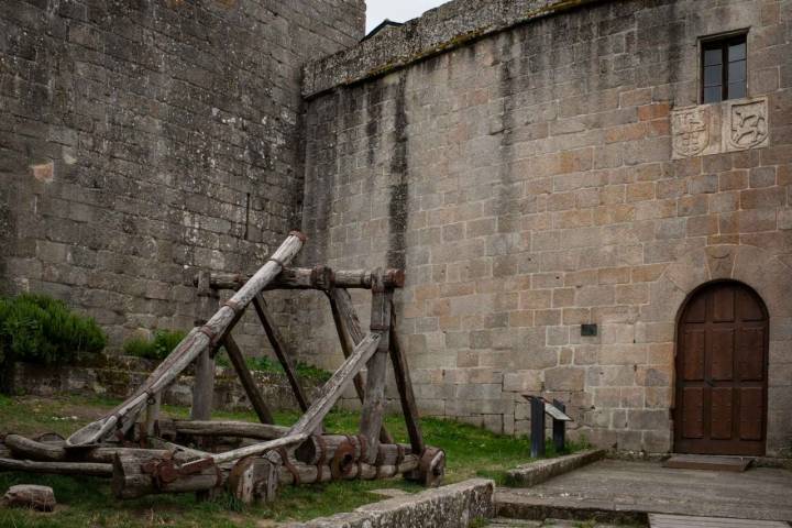 Entrada al castillo medieval de Castro Caldelas
