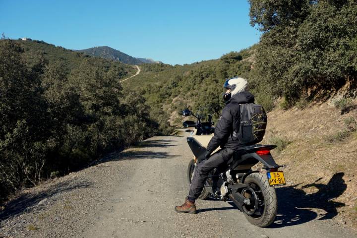 Camino a la ermita de la Virgen de la Antigua.