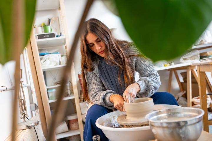 Virginia también imparte clases en su taller.