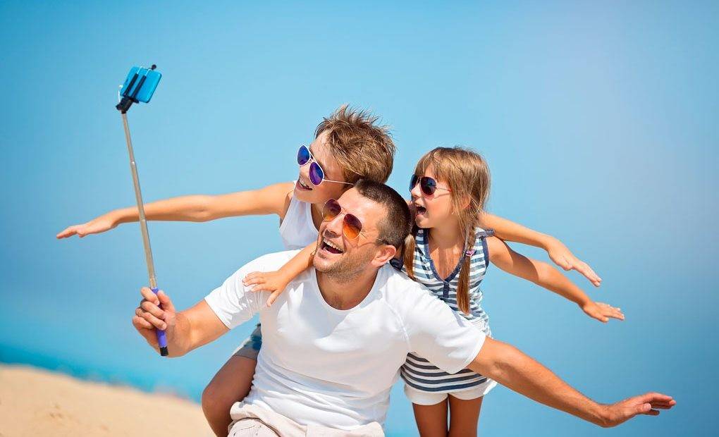 Haz los mejores selfies con estas fundas con flash integrado para tu móvil