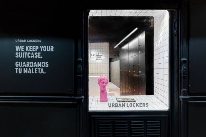 Escaparate de la consigna The Box. Urban Lockers, en Madrid.