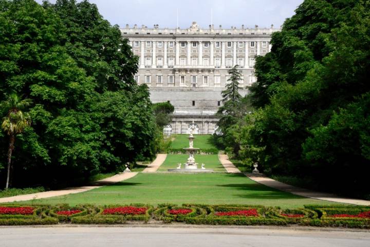 Palacio Real y jardines del Campo del Moro desde la entrada del túnel de Bonaparte. Foto: © Alfredo Merino