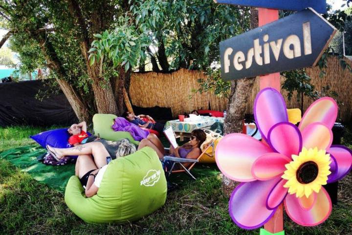 Así de bien se descansa en este festival. Foto: Web PortAmérica.