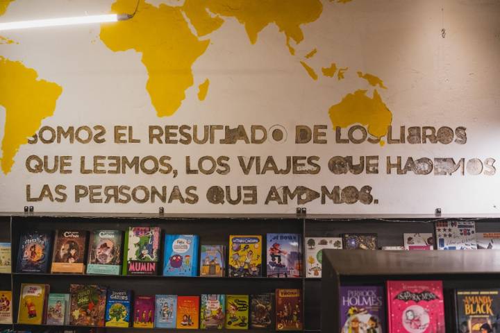 Librería 'Caótica' en Sevilla: oda a la literatura | Guía Repsol