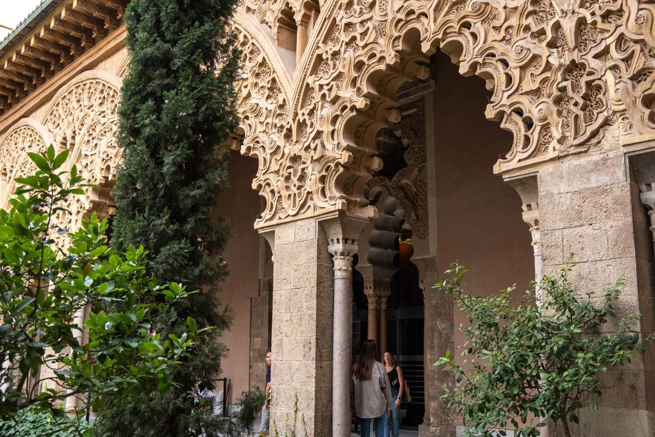 El Palacio de la Alegría, la belleza del arte hispanomusulmán