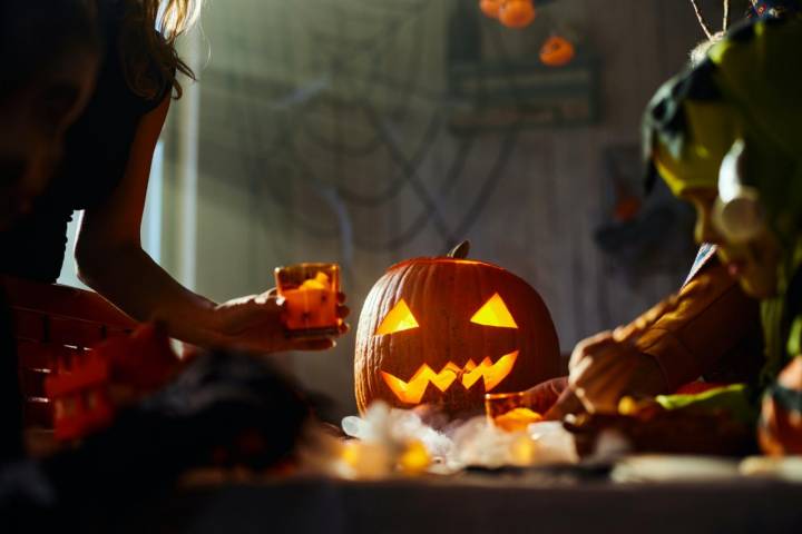 Échale salsa (roja) a la vida y planea un Halloween de los que no se olvidan. Foto: Shutterstock.