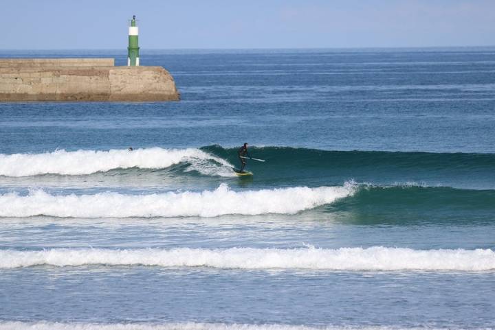 'Paddle surf' en El Farolillo. Foto: Buena Onda.