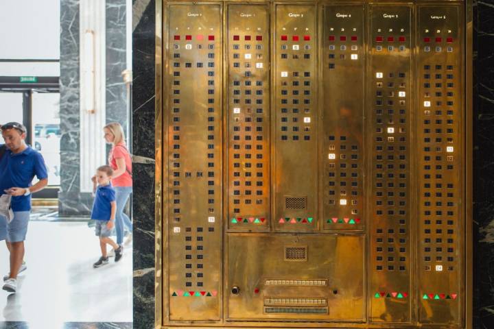 Azotea Hotel RIU Plaza España: botonera de ascensores