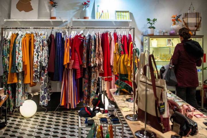 Interior de la tienda 'peSeta' en el Barrio de las Letras de Madrid.