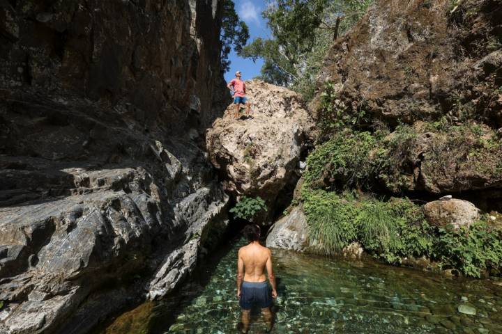  El mejor plan es relajarse y dejar correr el agua por los pies.