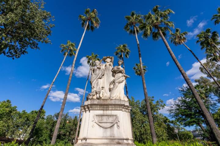 Monumento a El Arte del Parque de María Luisa.