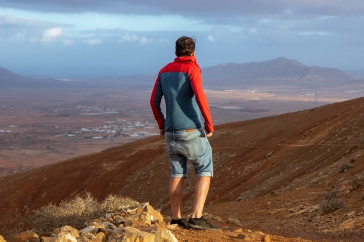 Vistas desde la Degollada de Marrubio antes de bajar a Antigua.